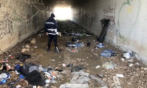 Rifiuti abbandonati a Bra, identificati i responsabili di alcuni episodi