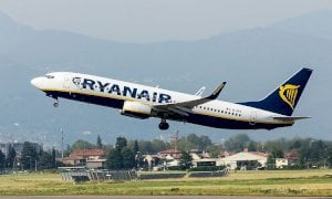 “Eliminate la tassa sul turismo”: Ryanair chiede aiuto alla Regione
