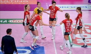Pallavolo A1/F: Cuneo al tappeto, tutto facile per Novara in Gara 1