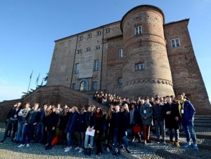 Gli studenti del “Parlamento Europeo Giovani” in visita al Castello di Carrù