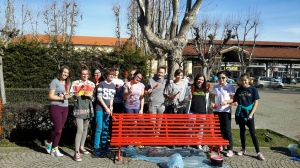 Panchine rosse a Bra contro la violenza di genere