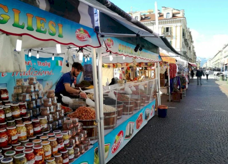 Cuneo, un successo il mercato europeo: "Ottimo riscontro di pubblico"