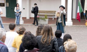 Uno spettacolo teatrale itinerante dedicato alla storia della città di Cuneo