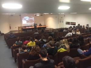 I carabinieri incontrano gli studenti prossimi al diploma