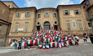 Bra, un tricolore a tutti gli studenti per la Festa della Repubblica