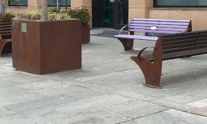 In piazza San Sebastiano a Dronero inaugura la Panchina Lilla