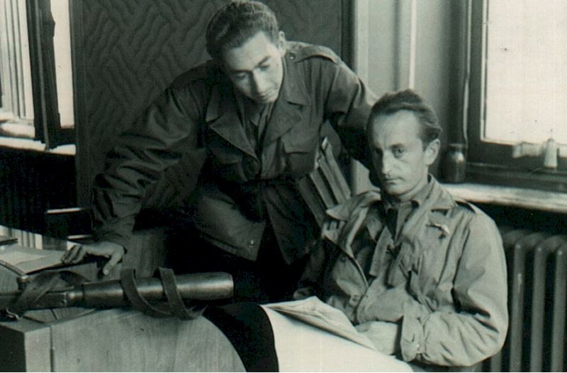 in foto: Nino Monaco (a destra) e un compagno partigiano