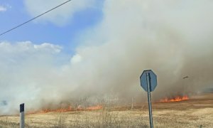 A fuoco un campo d'orzo tra Tarantasca e San Benigno