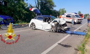 Incidente frontale nell'Albese in serata, feriti due ragazzi