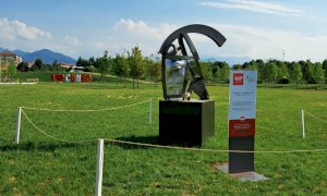 Posizionati i cartelli che illustrano le opere d'arte al Parco Parri