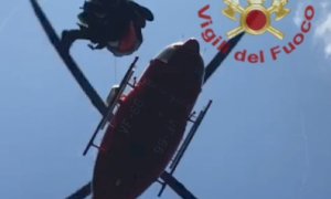Escursionista smarrito tra Prato Nevoso e Frabosa, lo recupera l’elicottero dei vigili del fuoco (VIDEO)