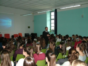 I Carabinieri incontrano gli studenti del Liceo “Soleri-Bertoni” per parlare di cultura della legalità