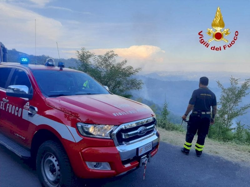 Anche i Vigili del Fuoco di Cuneo ad Alessandria per un incendio boschivo