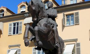 Alba: nuova collocazione per il monumento equestre dedicato al Generale Giuseppe Govone