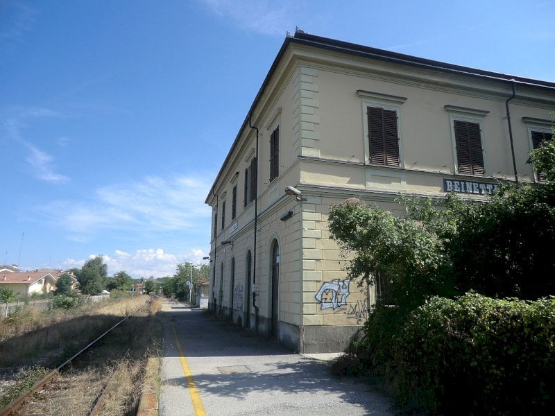 “No alla ciclabile, non c’è alternativa valida al treno sulla Cuneo Mondovì”
