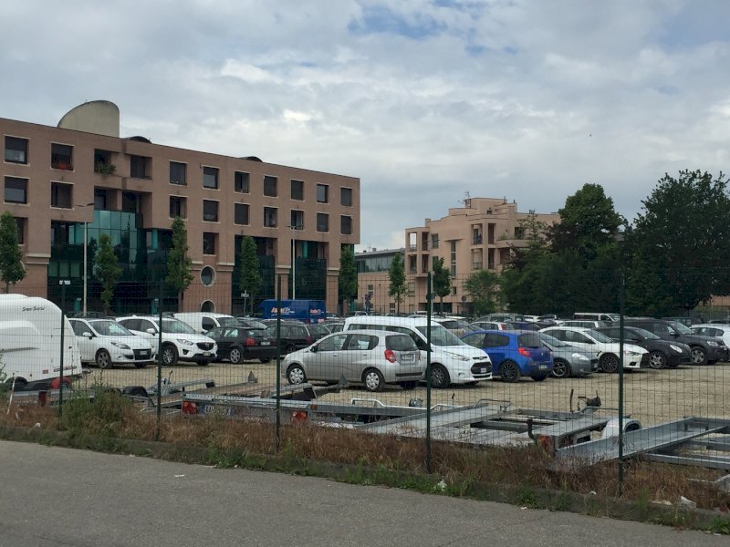 Alba: fino al 6 dicembre è possibile parcheggiare nell’area Inail in piazza Prunotto