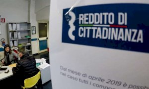 Colpiti da misure cautelari, riscuotevano il reddito di cittadinanza