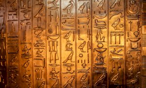 I geroglifici della tomba di Tutankhamon svelati a Cuneo