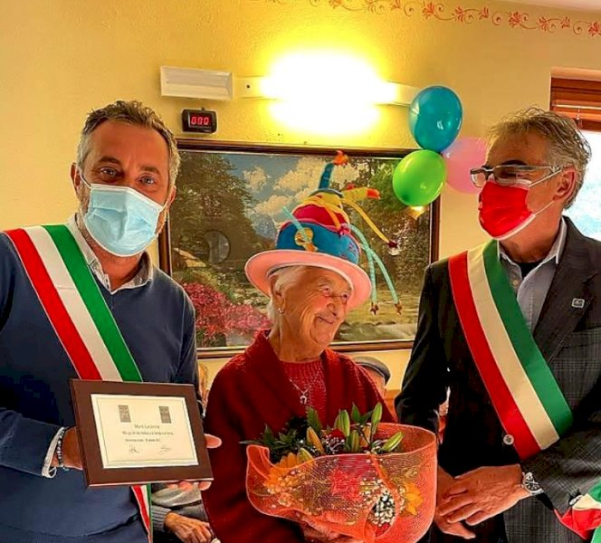 Festa nella casa di riposo “Pensionato Vittoria” di Monterosso Grana: si celebrano i 100 anni di Lucienne