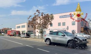 Scontro fra due auto sulla statale di Pollenzo: grave un 25enne