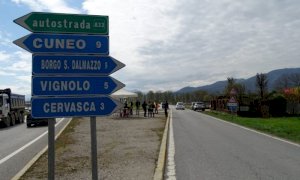Segnali stradali anche in piemontese: la proposta per tutelare i dialetti