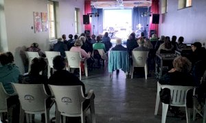 Grande interesse nei quartieri albesi per lo spettacolo “Il partigiano over the rainbow”