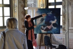 Bra e l’arte al femminile: a Palazzo Mathis la mostra di Ada Nori