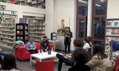 Biblioteca: il gruppo di lettura ha incontrato Kevin Brooks