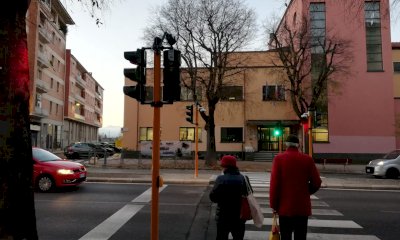 Cuneo, in funzione il semaforo in corso IV Novembre: multe automatiche per chi va troppo veloce