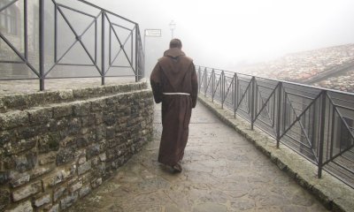 Si aggirava per Mondovì vestito da frate: dopo la denuncia del vescovo il giudice lo condanna
