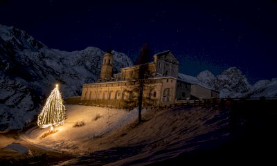 Giallo a Castelmagno: qualcuno ha spento l’albero di Natale del Santuario