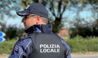 Alla guida con una patente falsa sulla Bovesana, denunciato