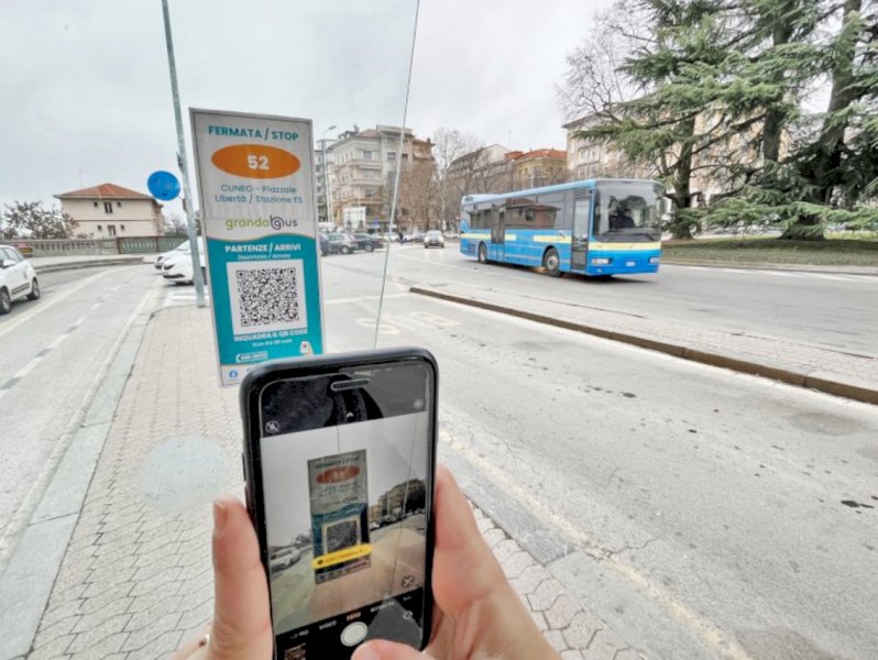 Grandabus lancia “Mo”, il QR code parlante che rivela in tempo reale la posizione dell’autobus