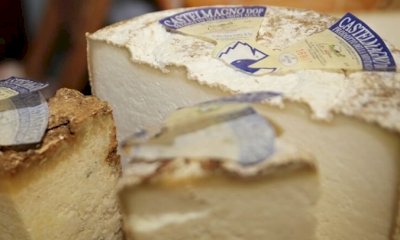 Castelmagno DOP, re dei formaggi e del nuovo show cooking Campagna Amica a Cuneo