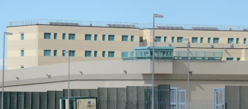 in foto: il carcere di Sassari