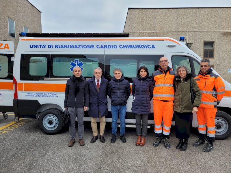 Un’ambulanza di ultima generazione per il Santa Croce