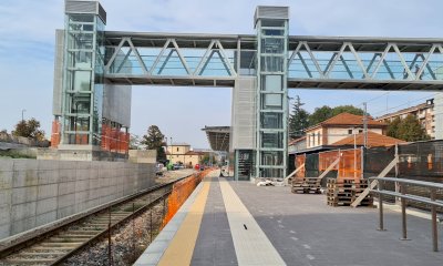 Alba: apre la passerella sopraelevata sui binari che collegherà la stazione e corso Banskà Bystrica