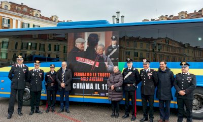Truffe agli anziani, l’informazione viaggia sui bus: parte da Cuneo la campagna dei Carabinieri