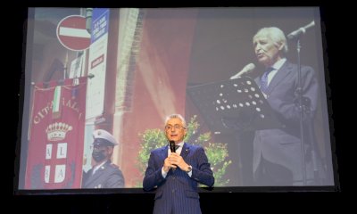 L’omaggio all’ex sindaco Enzo Demaria ad Alba apre la serata conclusiva del Centenario Fenogliano