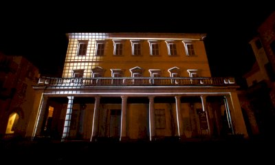 Bra si illumina di lilla per sensibilizzare sui disturbi alimentari