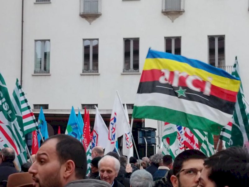 Intimidazione all’Anpi di Cuneo, interviene l’Arci: “Chi non condanna il fascismo ne è complice”