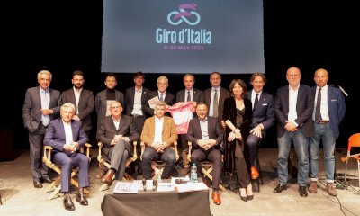 I campioni del ciclismo a Bra per dare il benvenuto al Giro