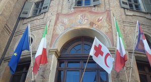 Giornata mondiale della Croce Rossa, la bandiera sul Comune di Bra