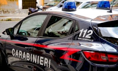 Ruba una PlayStation e fugge in moto: rapina in una cartoleria di Fossano