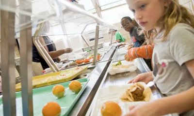 Lotta allo spreco alimentare: l’eccedenza delle mense scolastiche di Mondovì torna alla Caritas