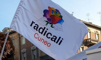 La campagna di iscrizione dei Radicali di Cuneo sbarca su Grinder