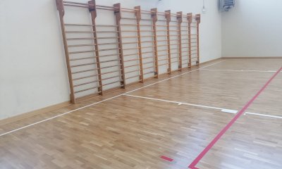 Racconigi, nuova pavimentazione per la palestra delle scuole medie