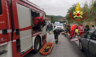 Auto contro furgone a Borgomale, conducenti in ospedale