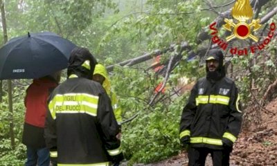 Maltempo, disagi per la viabilità: chiusa per una frana la strada per Pradeboni