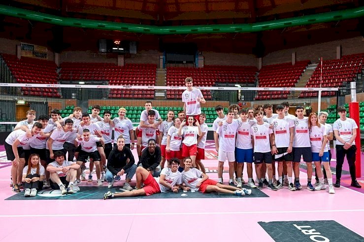 Volley: il "Torneo biancorosso" è della 5S del Liceo Pellico-Peano di Cuneo